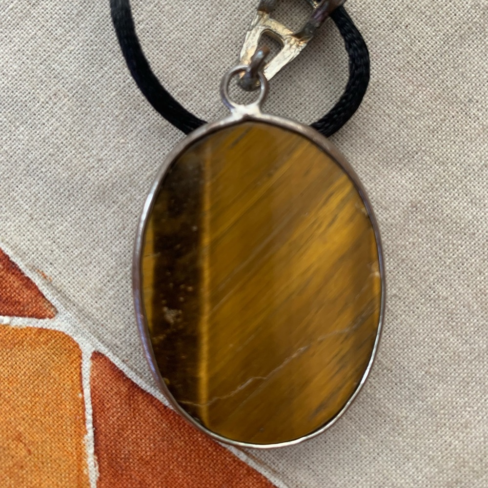 Vintage Tigers Eye Oval Cabochon Pendant Necklace - Picture 3 of 8